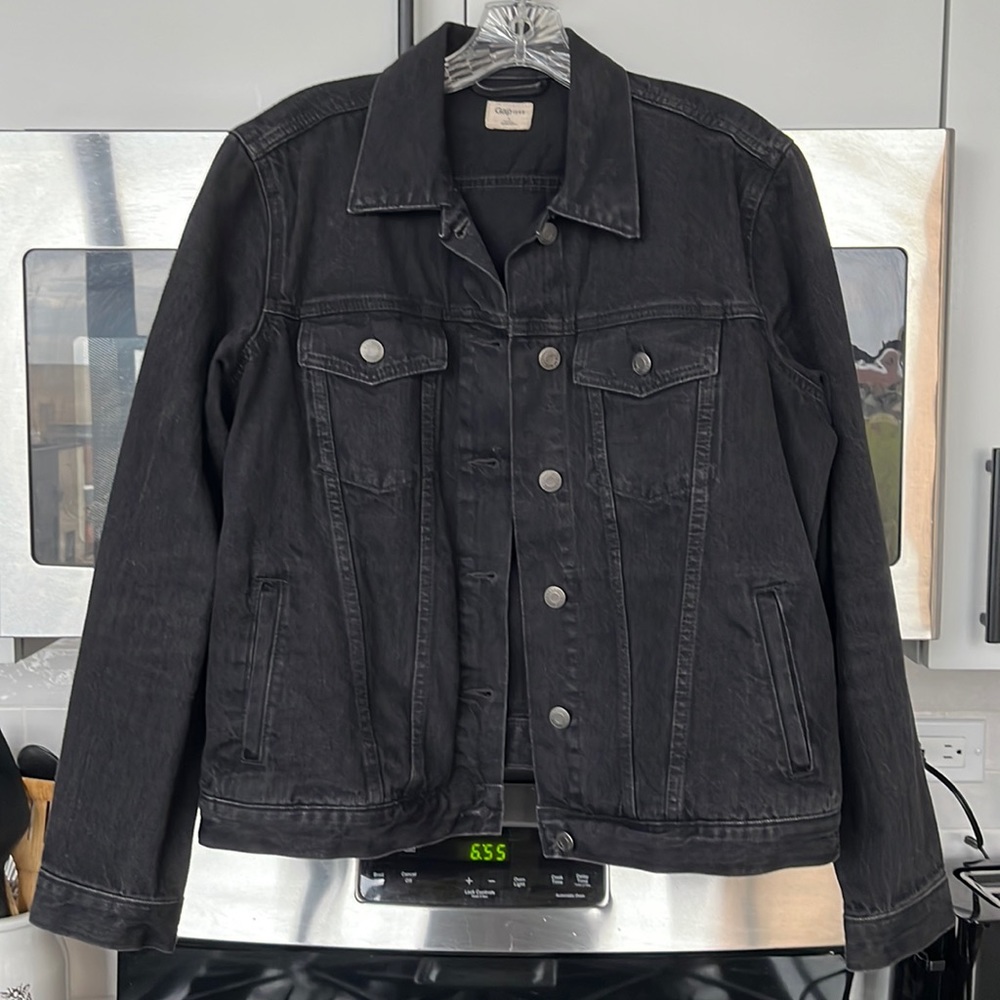 Gap Black denim jacket (zipper sleeves)